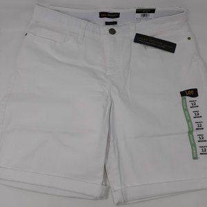 Lee Women's Flex Motion Regular Fit Bermuda Short